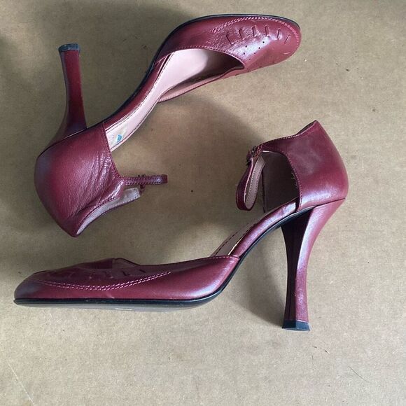Vintage Guess By Marciano Burgundy Shoes Heels Size 7.5M - Picture 1 of 7